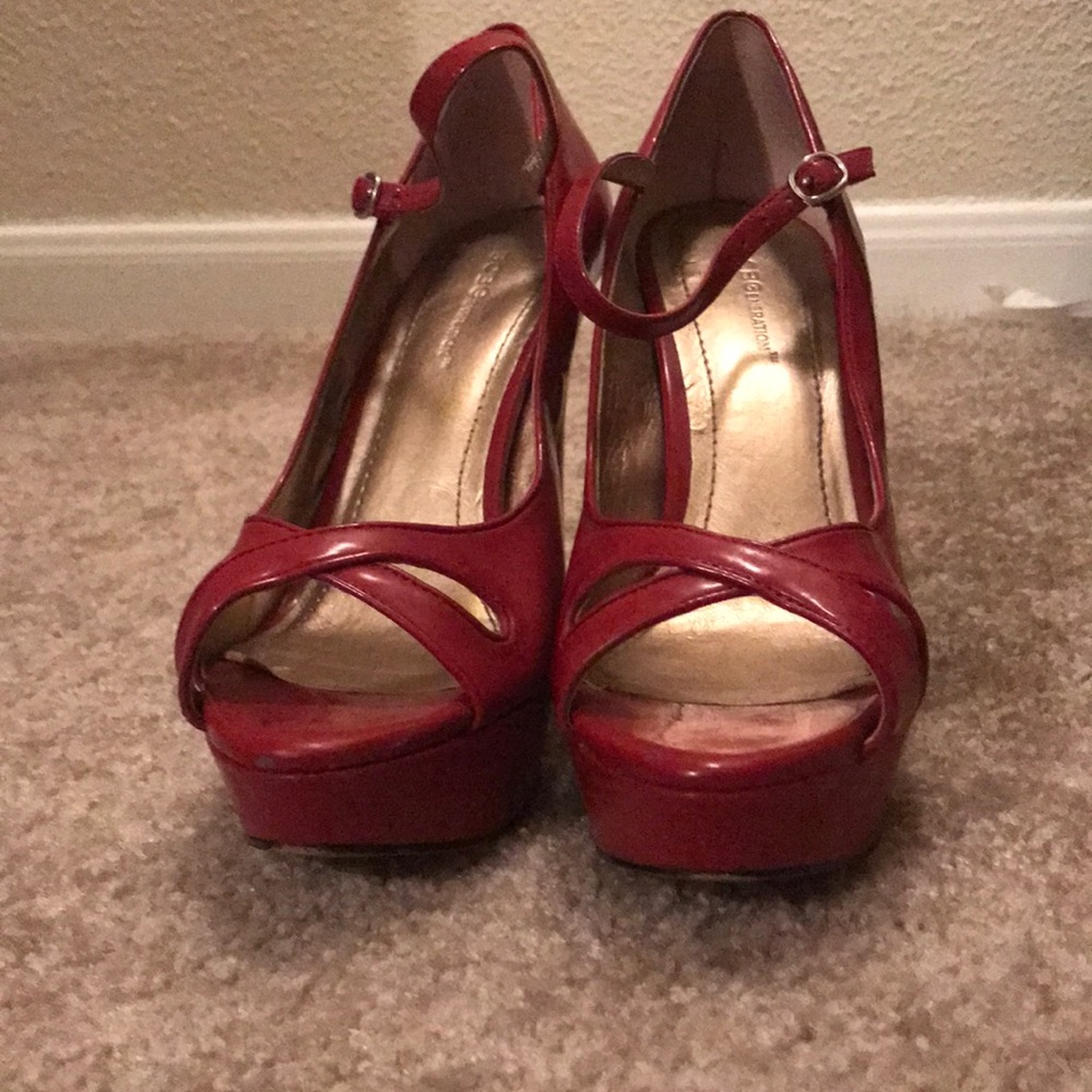 BCBGeneration Red Pumps